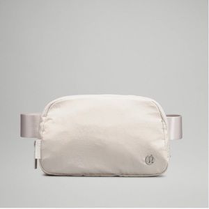 Lululemon Everywhere Belt Bag NWT